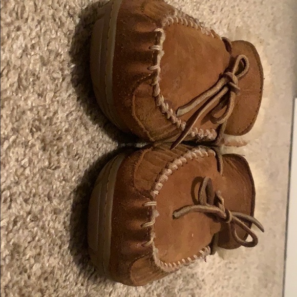 Slippers - Picture 2 of 3